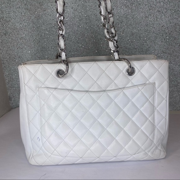 ❤️Sold Caviar Quilted Grand Shopping Tote GST White - Picture 3 of 15